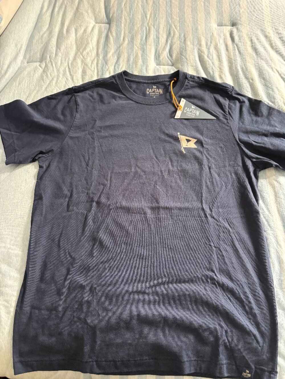 Toes on the Nose Mens Small - Captain Cocktail T-shirt - NWT